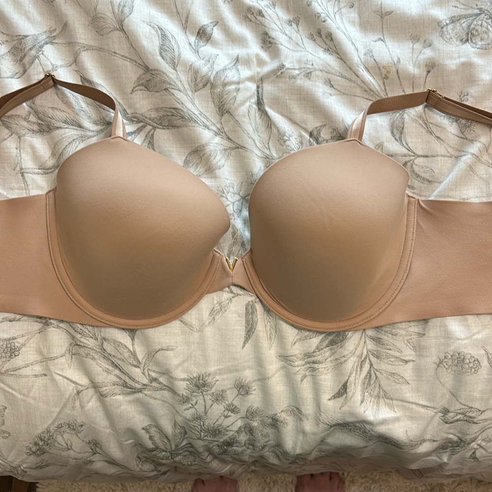36DD Victorias Secret bra convertible straps